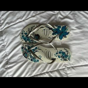 White Havaianas
